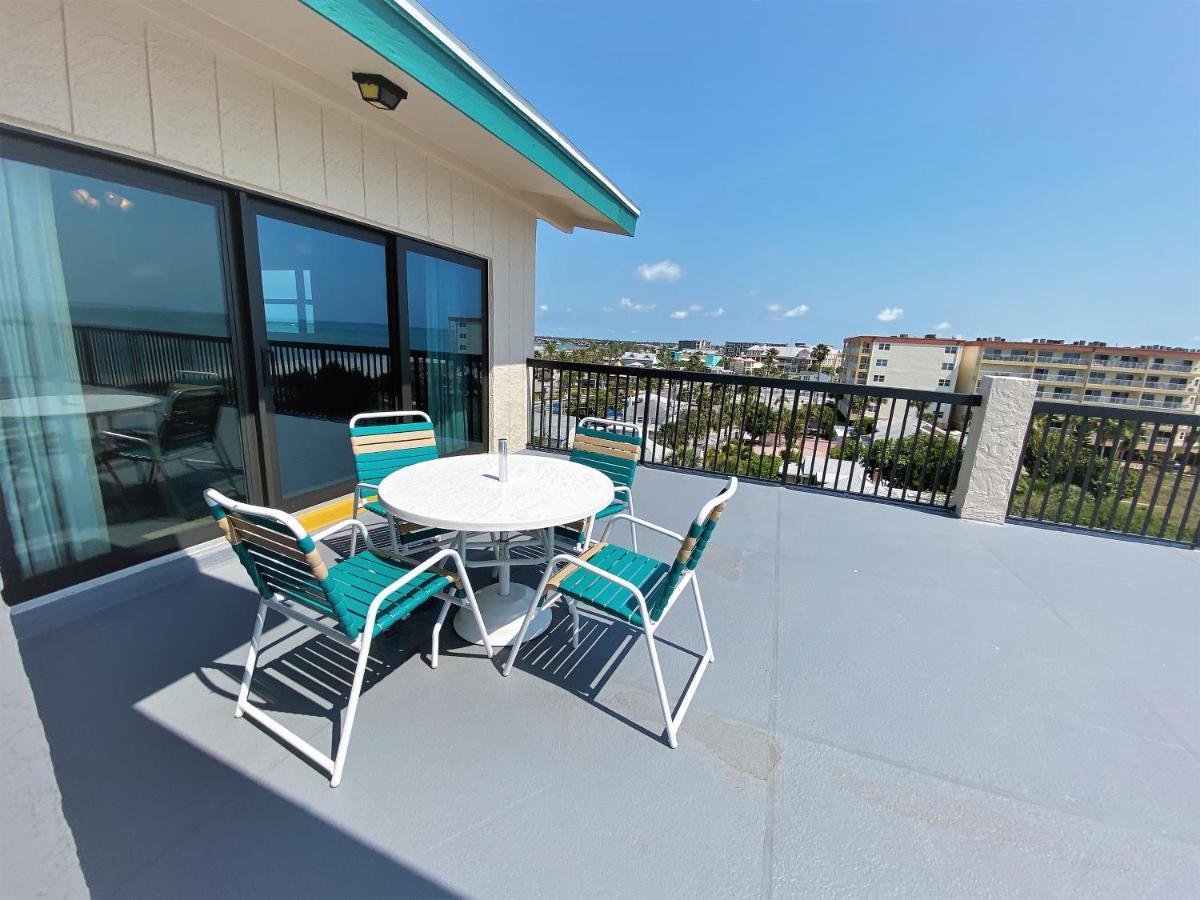 All Seasons Vacation Resort By Liberte Madeira Beach Exterior photo