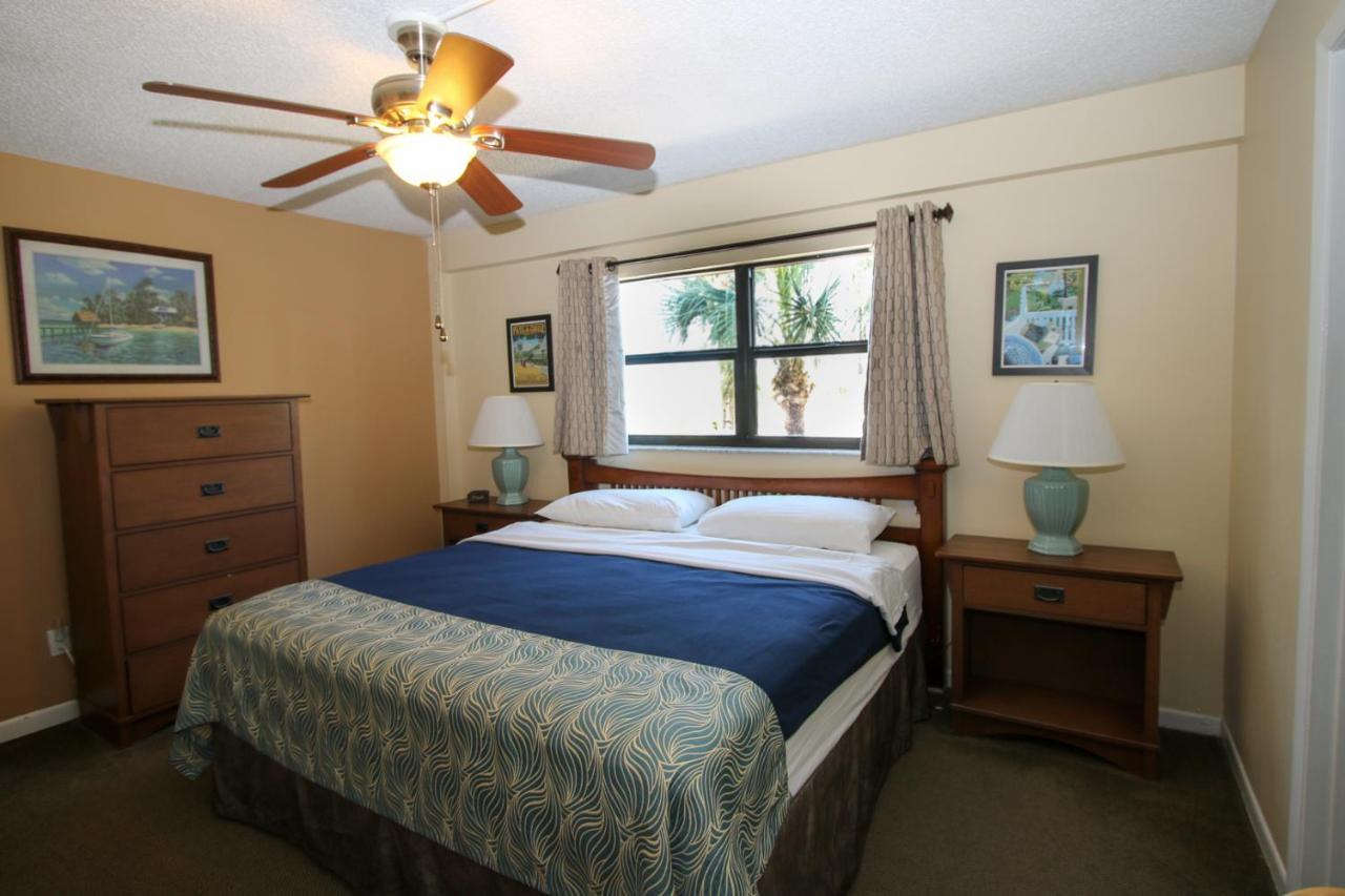 All Seasons Vacation Resort By Liberte Madeira Beach Exterior photo