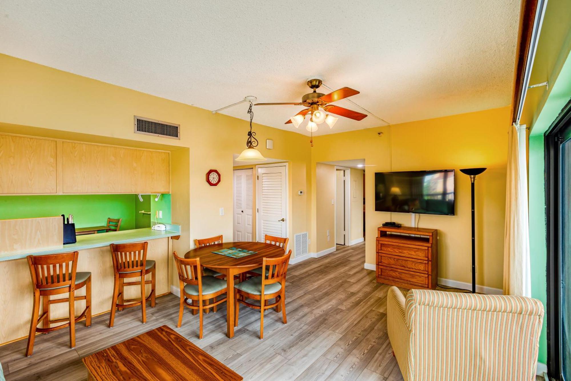 All Seasons Vacation Resort By Liberte Madeira Beach Exterior photo